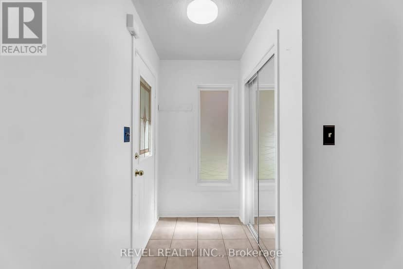 100 Pressed Brick Drive, Brampton, photo 3