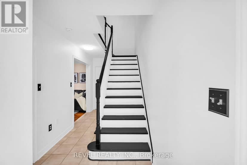 100 Pressed Brick Drive, Brampton, photo 4