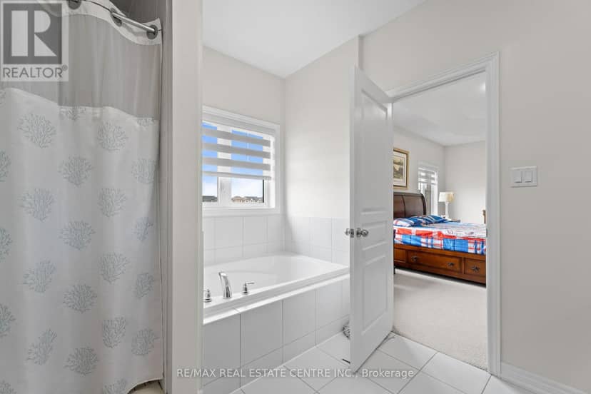 8 Oconnor Crescent — photo 17 of 20