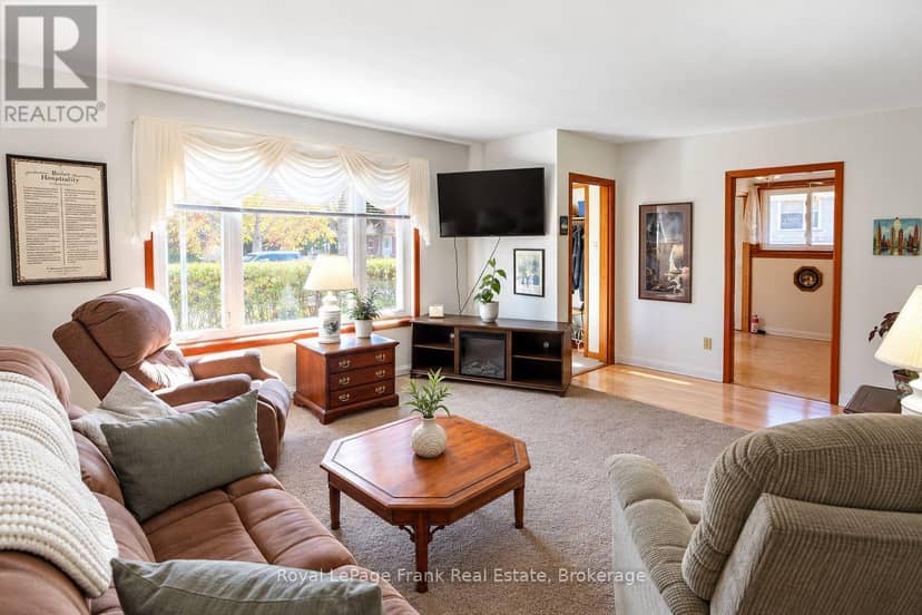 230 Euclid Avenue, Peterborough, photo 6