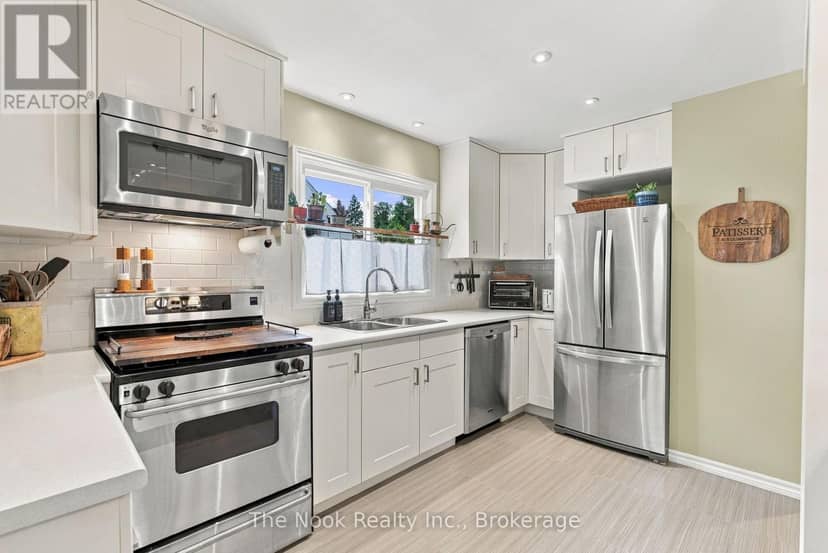 120 Admiral Road — photo 9 of 40