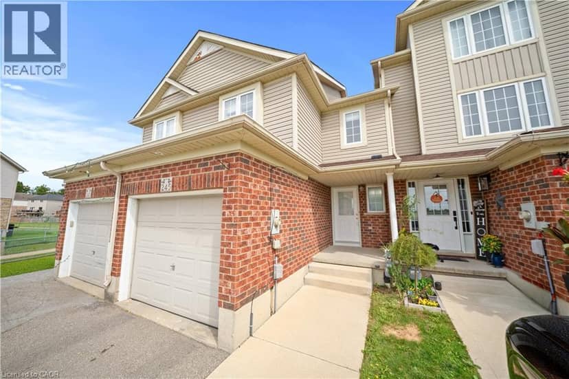 245 RED CLOVER Court, Kitchener, photo 3