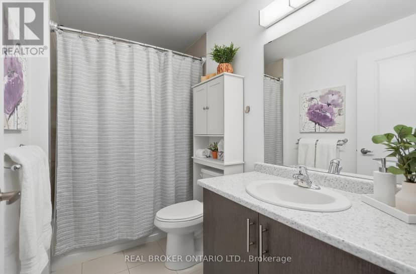425 - 450 Dundas Street E — photo 19 of 24