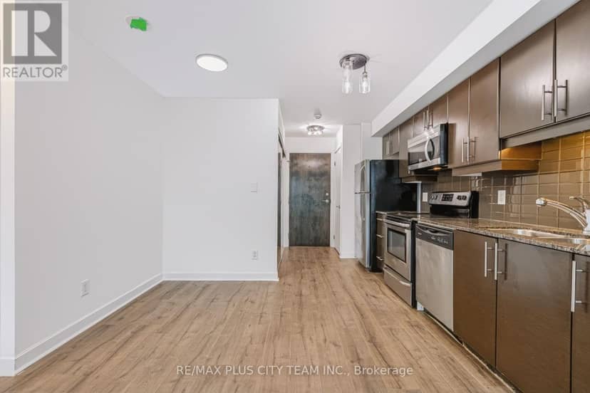 1502 - 33 Bay Street — photo 17 of 40