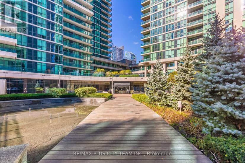 1502 - 33 Bay Street — photo 39 of 40