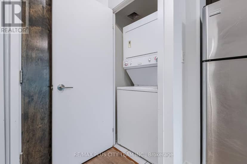 1502 - 33 Bay Street — photo 28 of 40