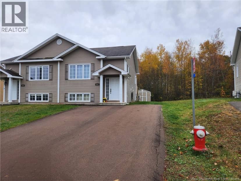 897 Bernard Street, Dieppe, photo 2
