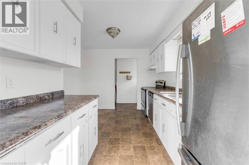 16 CRYSTAL Court — photo 10 of 30