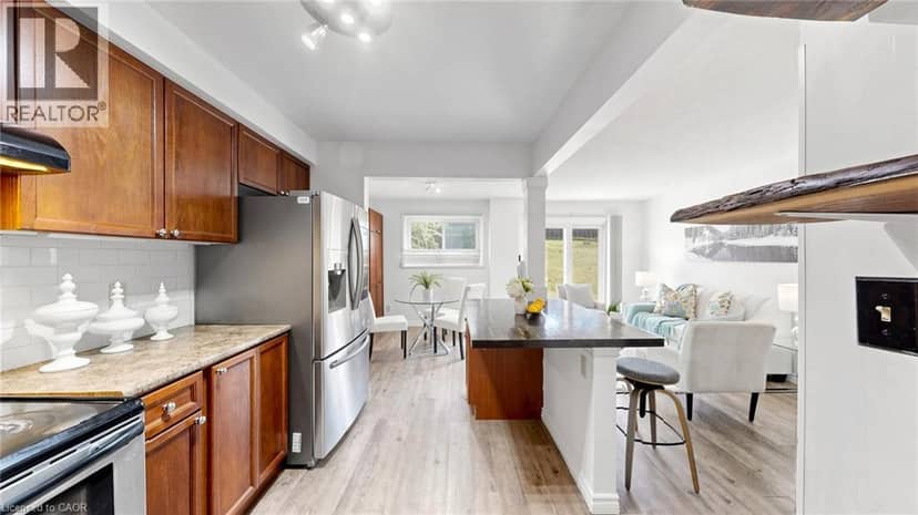 304 BLUEVALE Street Unit# B — photo 11 of 40