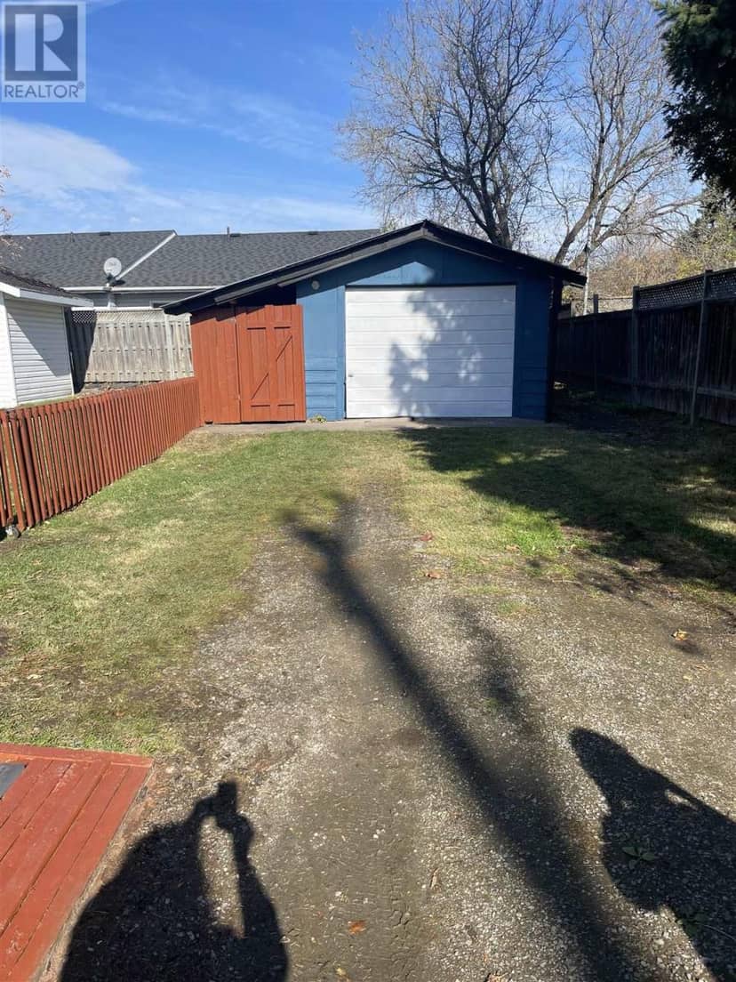 84 McNabb ST — photo 10 of 10