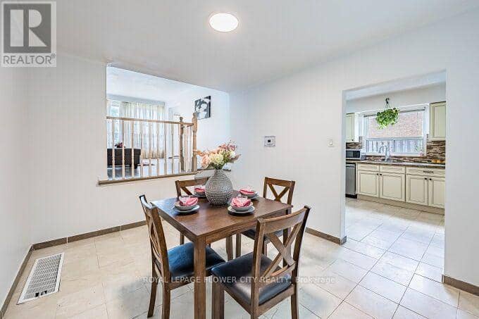 3 Clayhall Crescent — photo 11 of 40