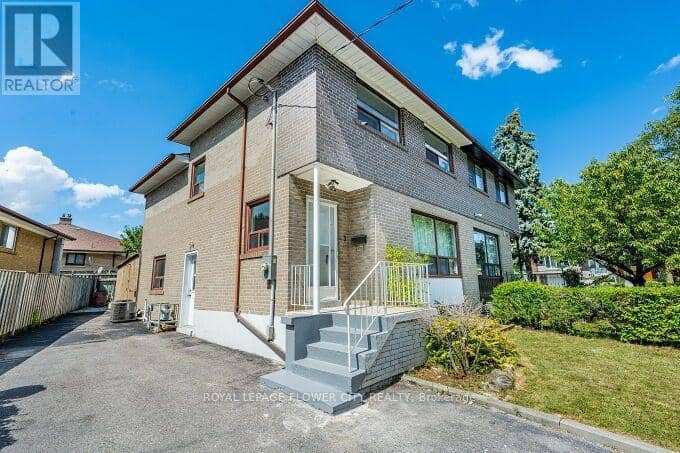 3 Clayhall Crescent — photo 2 of 40