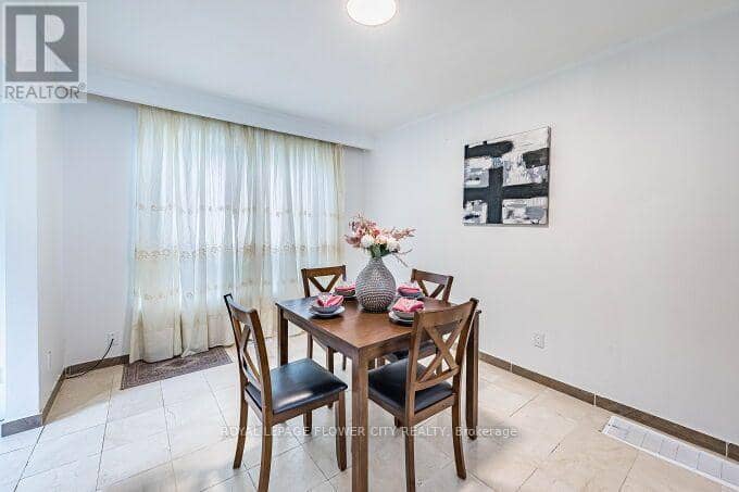3 Clayhall Crescent — photo 9 of 40