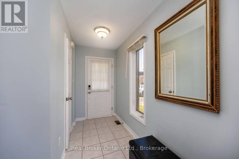 213 Hutton Place, Clarington, photo 6