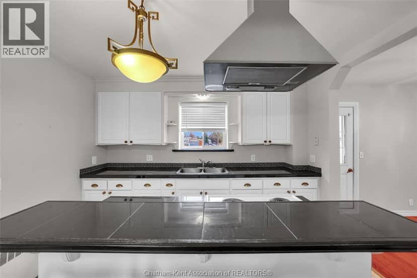 26 Kendall STREET — photo 28 of 40