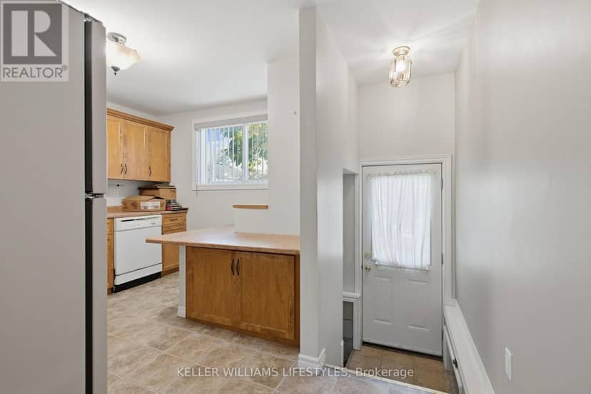 96 Dakin Street — photo 11 of 40