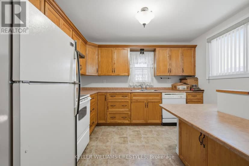 96 Dakin Street — photo 12 of 40