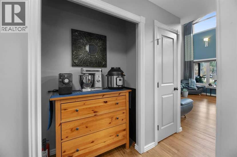4219 46 Avenue — photo 9 of 40