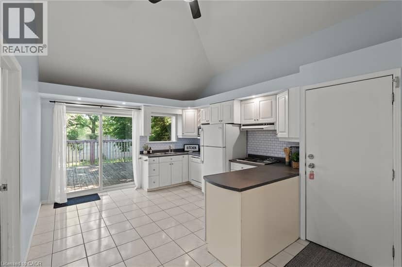123 MORTON Avenue — photo 17 of 40