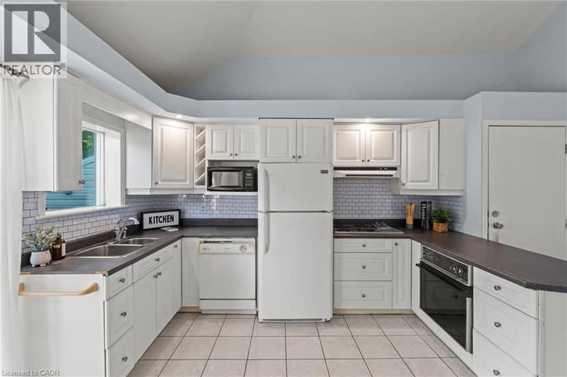 123 MORTON Avenue — photo 19 of 40