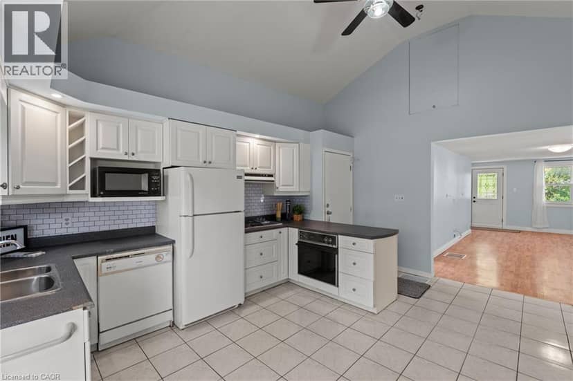 123 MORTON Avenue — photo 20 of 40