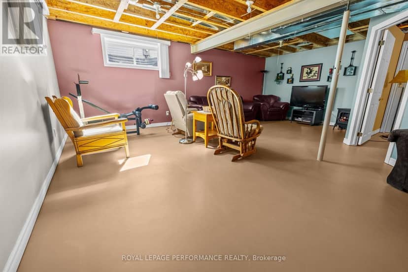 71 Faucher Boulevard — photo 17 of 32