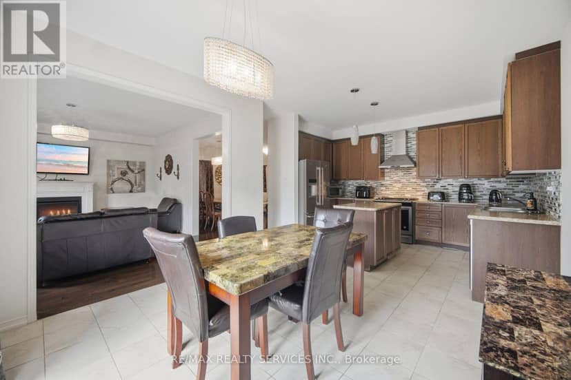 1736 Douglas Langtree Drive — photo 14 of 40