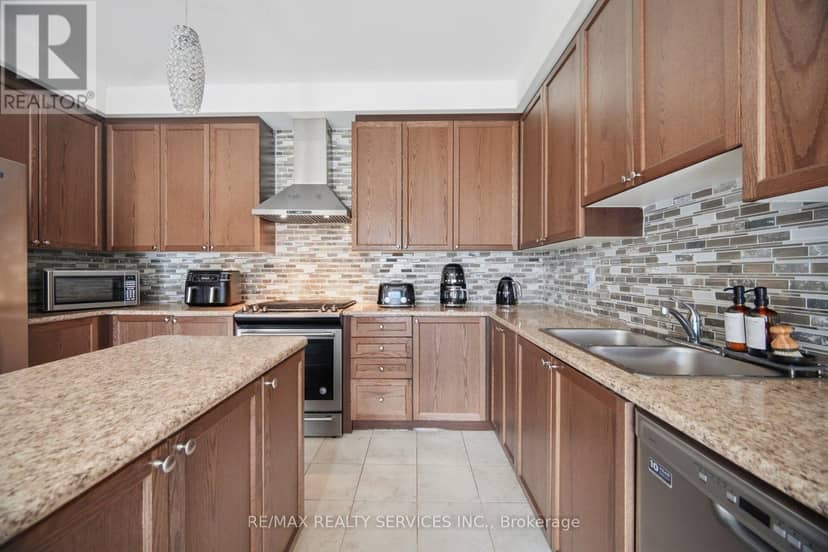 1736 Douglas Langtree Drive — photo 17 of 40
