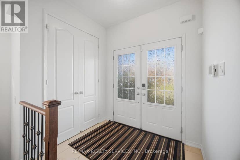1736 Douglas Langtree Drive, Oshawa, photo 3