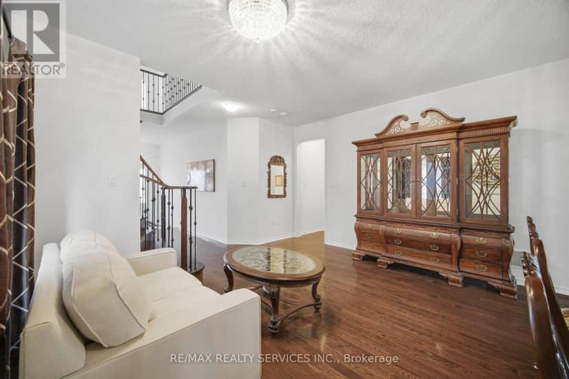 1736 Douglas Langtree Drive, Oshawa, photo 6