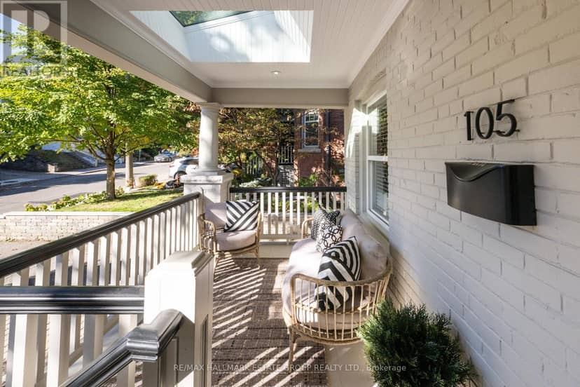 105 Lee Avenue, Toronto, photo 3