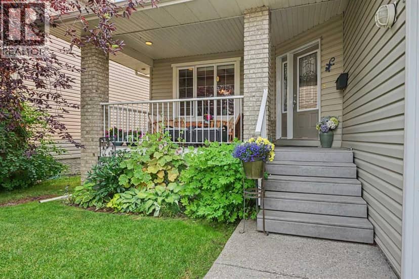 915 Coopers Drive SW, Airdrie, photo 3