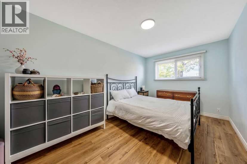 218A Allan Crescent SE — photo 15 of 36