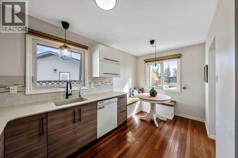 218A Allan Crescent SE — photo 9 of 36