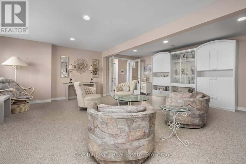 27 Kendra Crescent — photo 29 of 40