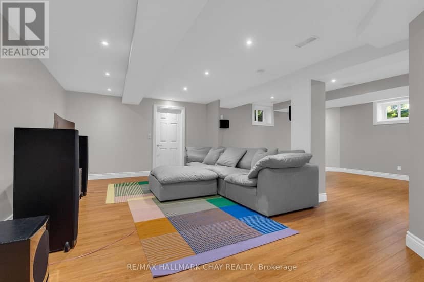 9 Howard Drive — photo 37 of 40