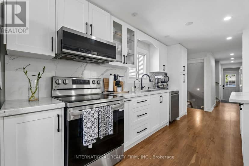 206 Hickling Trail — photo 10 of 40