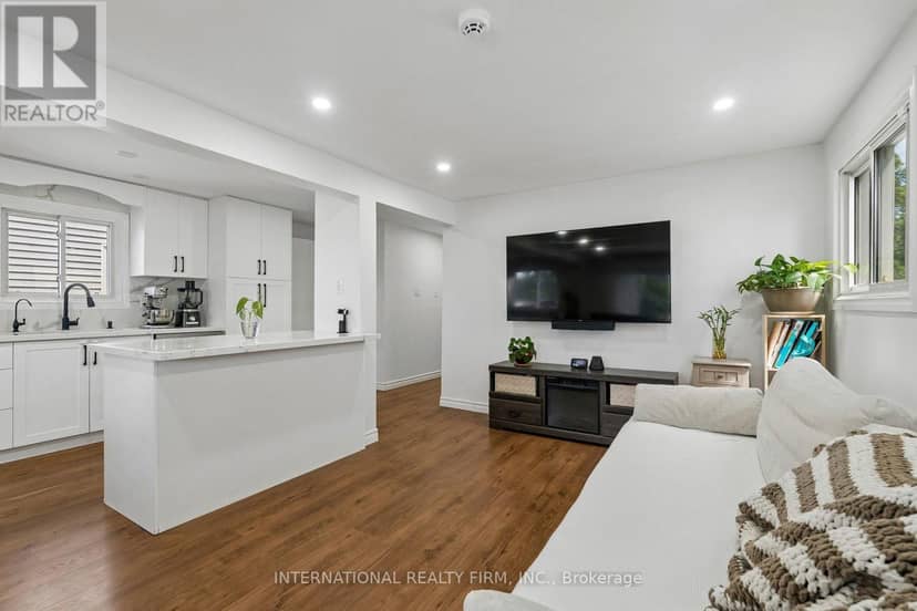 206 Hickling Trail — photo 12 of 40