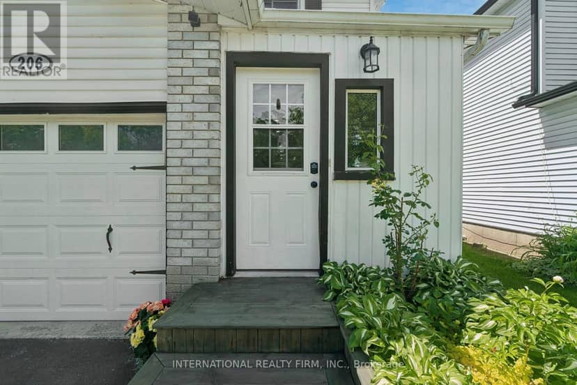 206 Hickling Trail, Barrie, photo 2