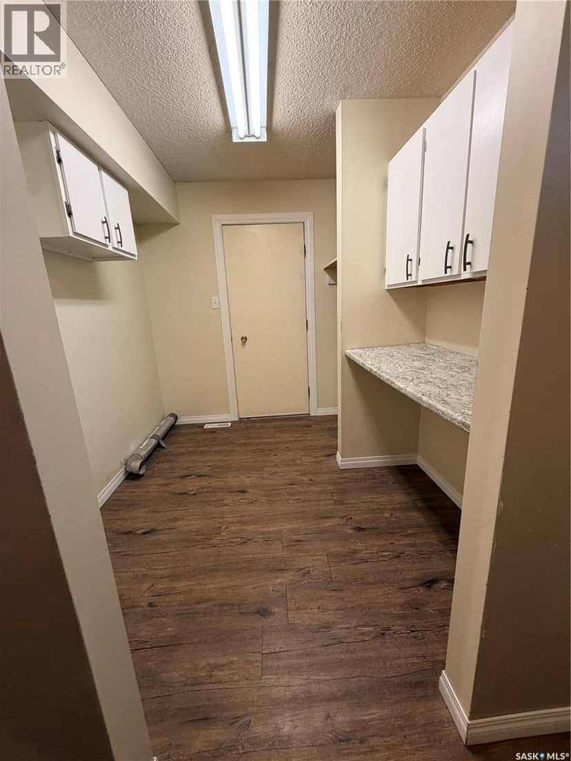 56 Dunfield CRESCENT — photo 10 of 36