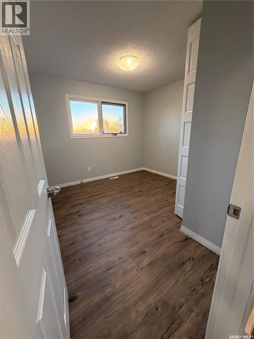 56 Dunfield CRESCENT — photo 19 of 36