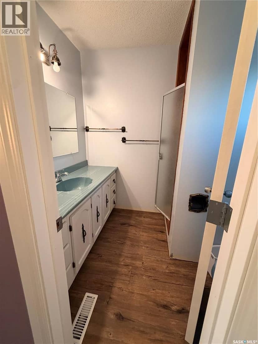 56 Dunfield CRESCENT — photo 14 of 36