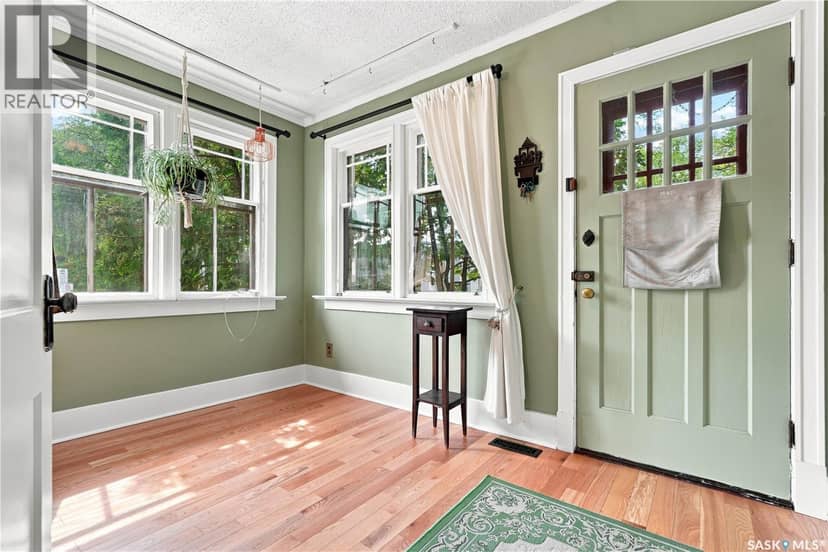 902 4th AVENUE N, Saskatoon, photo 3