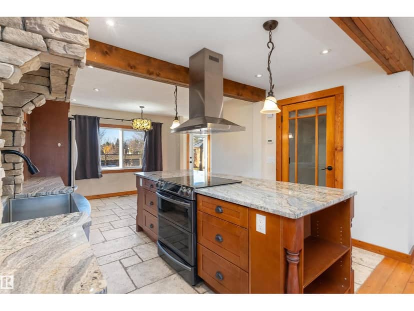 18729 95A AV NW — photo 14 of 40