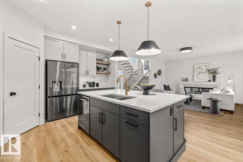 4543 Knight WD SW, Edmonton, photo 2