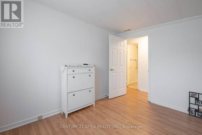 27 Cassell Lane — photo 14 of 29