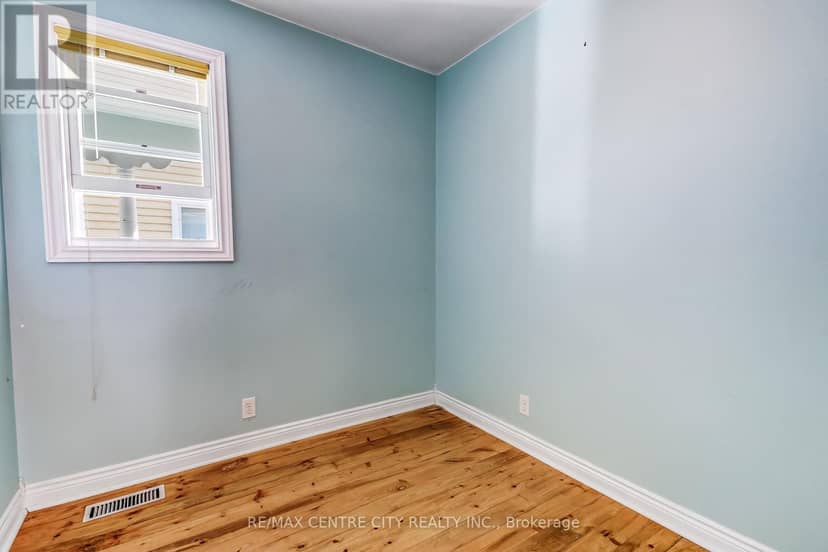347 Fourth Street, Central Elgin, photo 7