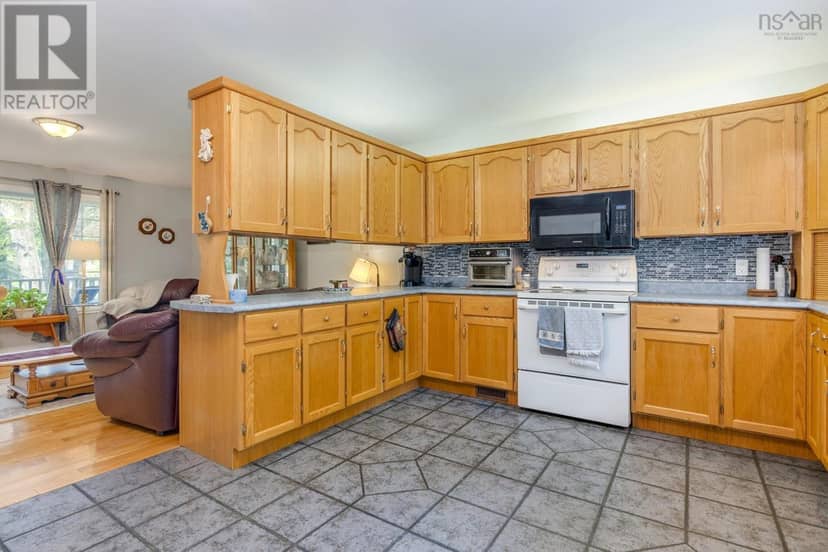 20 Willowdale Drive — photo 10 of 35