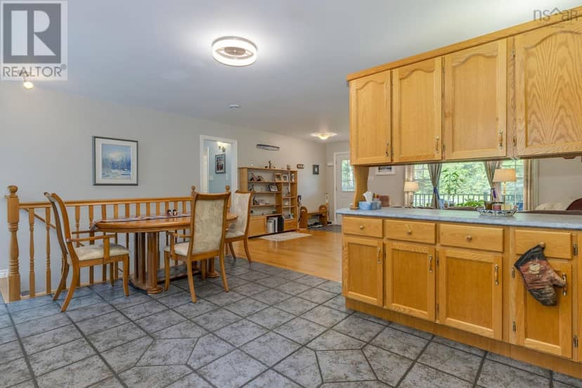 20 Willowdale Drive — photo 11 of 35