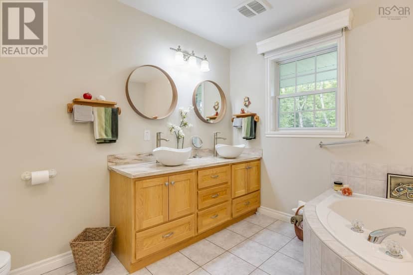 20 Willowdale Drive — photo 16 of 35